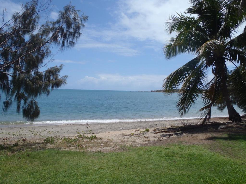 Beachside Holiday Units Bowen Quarto foto